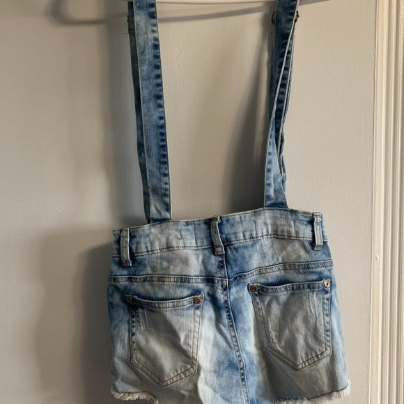 Parisian Collection Youth Denim Jeans with Suspenders - Picture 4 of 4